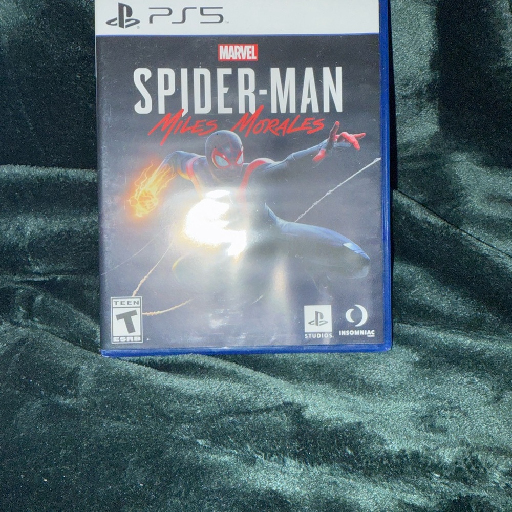 Marvel Spider-Man: Miles Morales PS5 - Black and Red